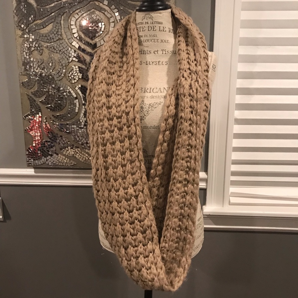 Chunky Knit Infinity Scarf